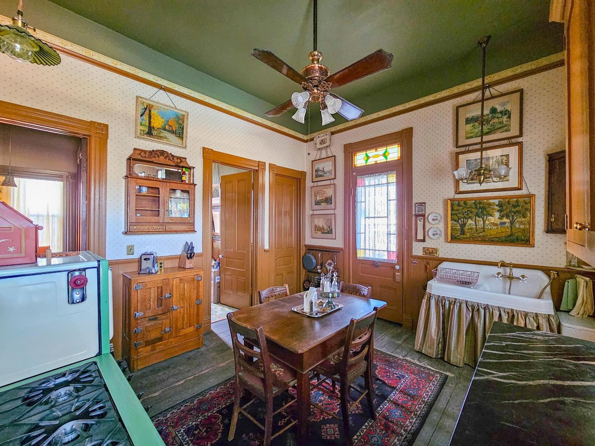 The Jd Hyde Historic Inn Визалия Экстерьер фото