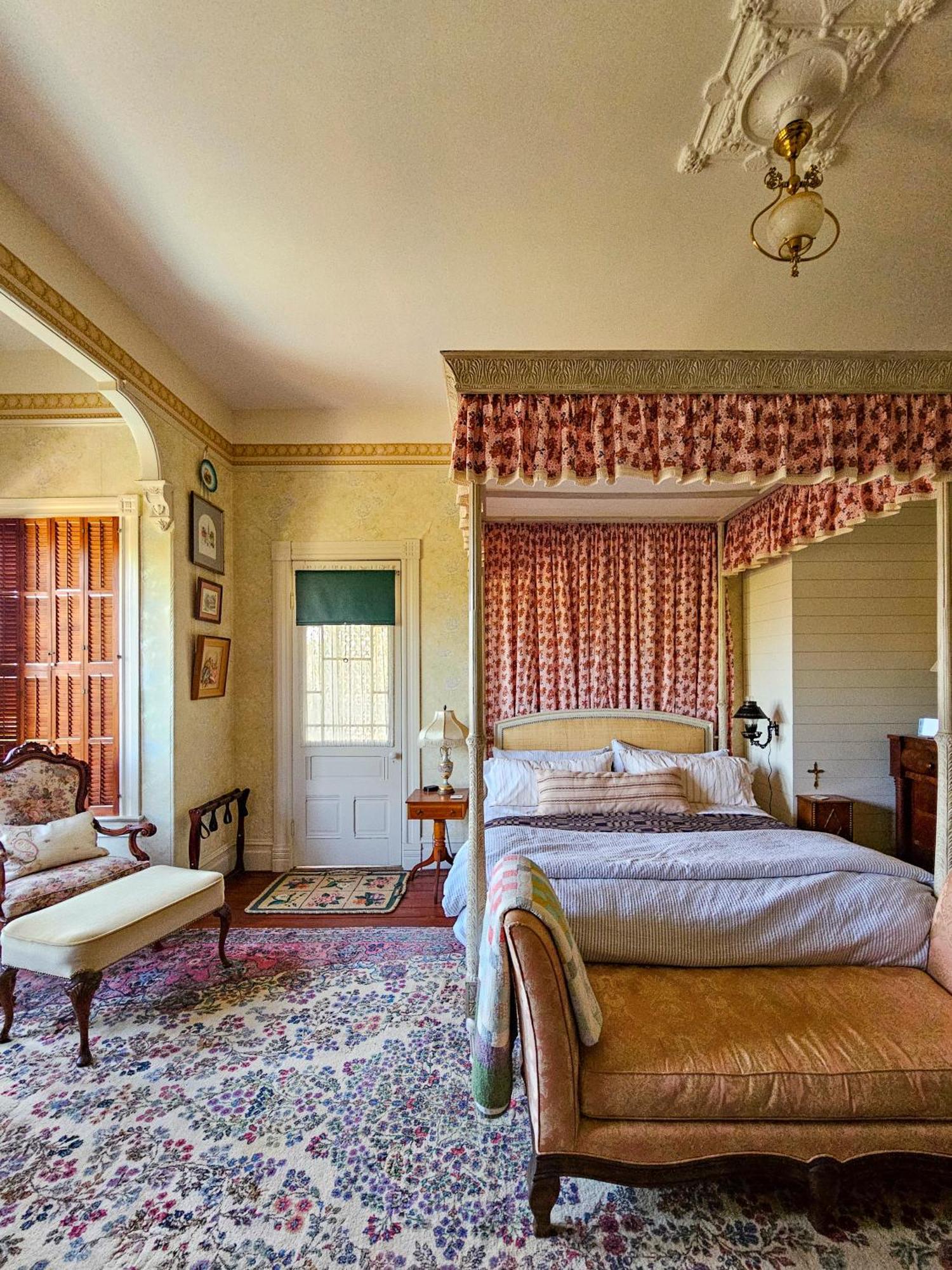 The Jd Hyde Historic Inn Визалия Экстерьер фото