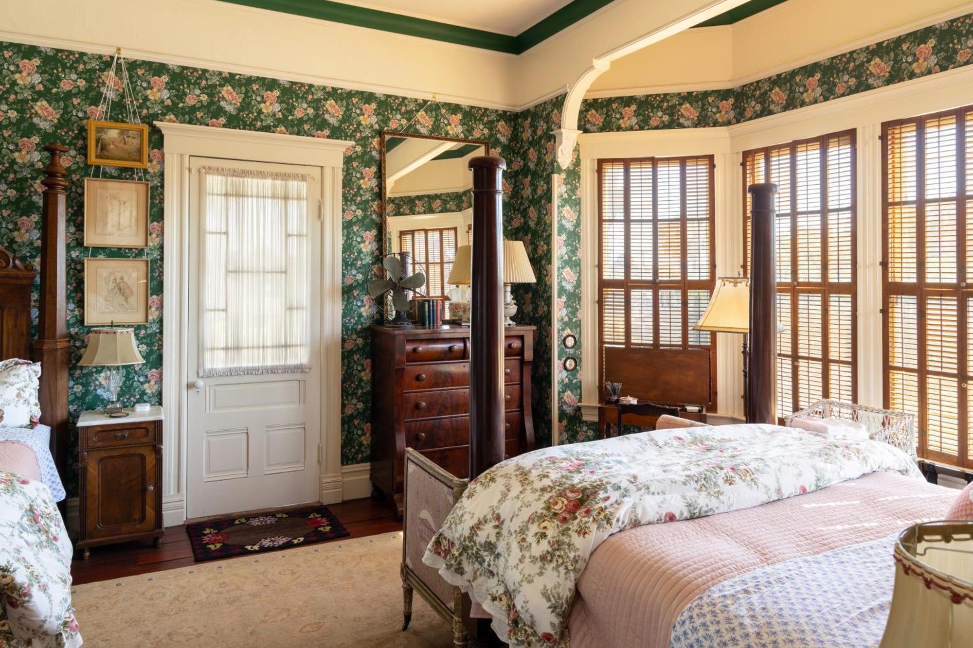 The Jd Hyde Historic Inn Визалия Экстерьер фото