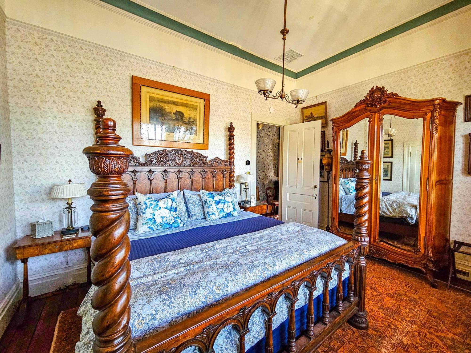 The Jd Hyde Historic Inn Визалия Экстерьер фото