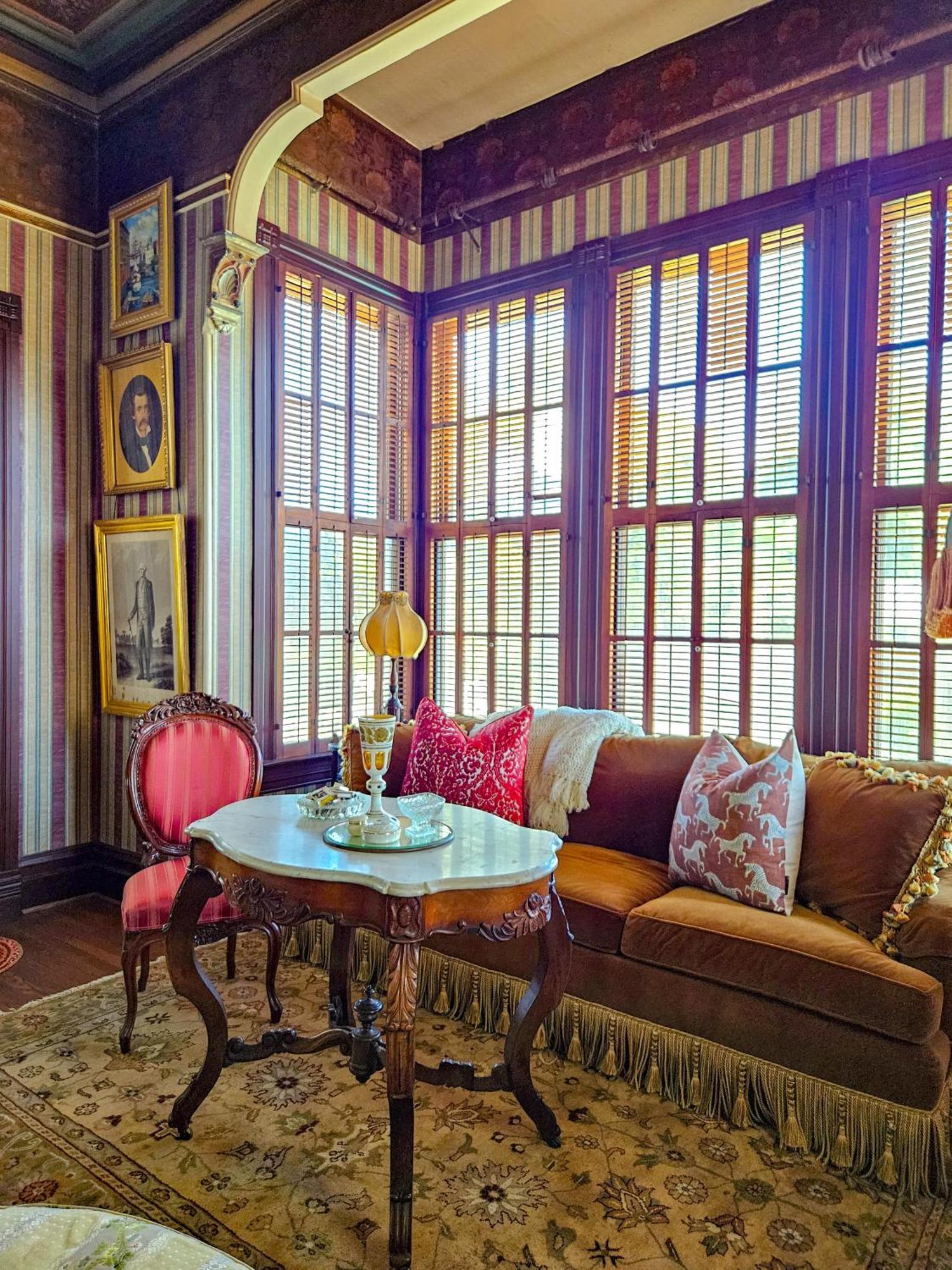 The Jd Hyde Historic Inn Визалия Экстерьер фото