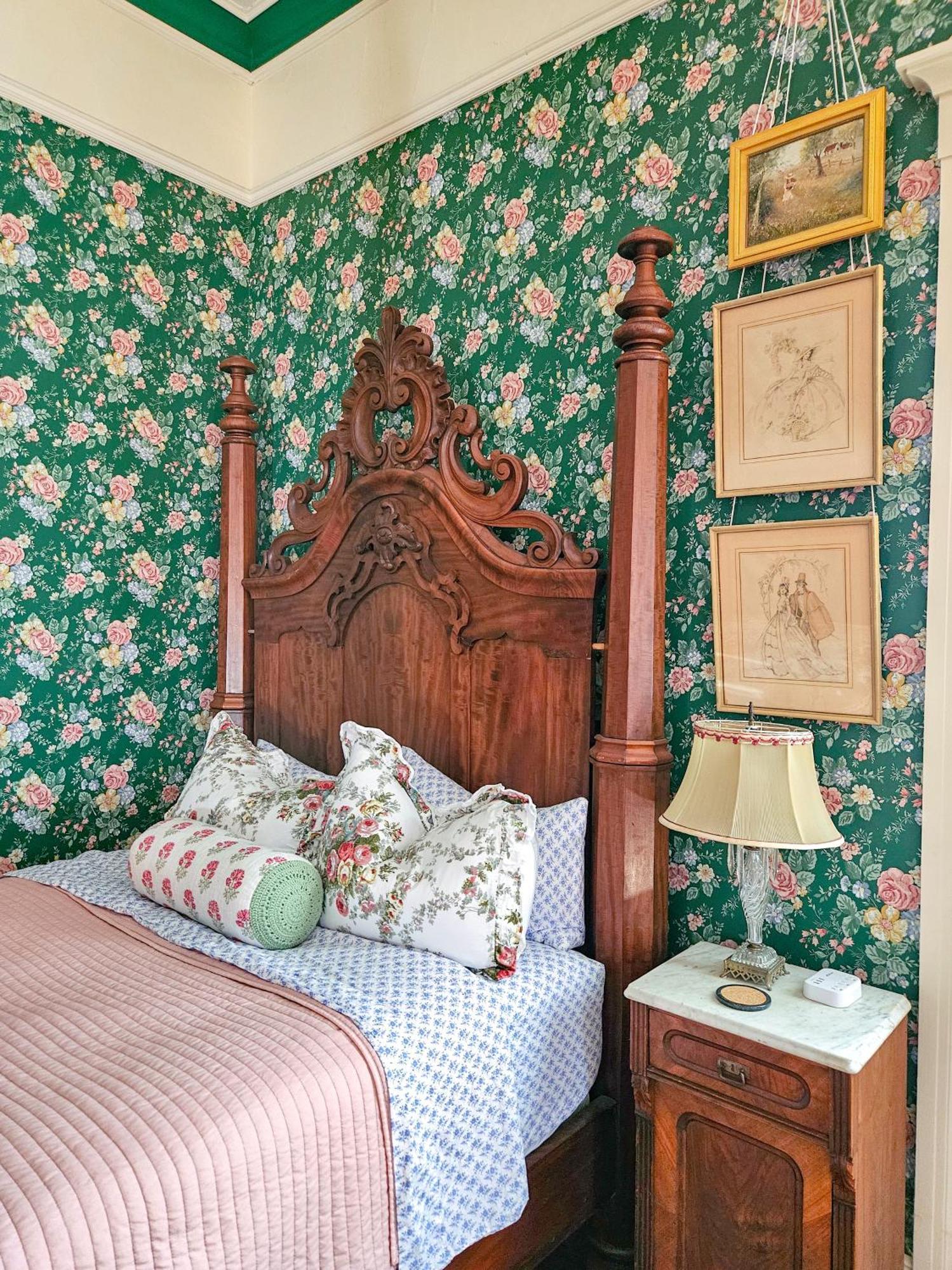The Jd Hyde Historic Inn Визалия Экстерьер фото