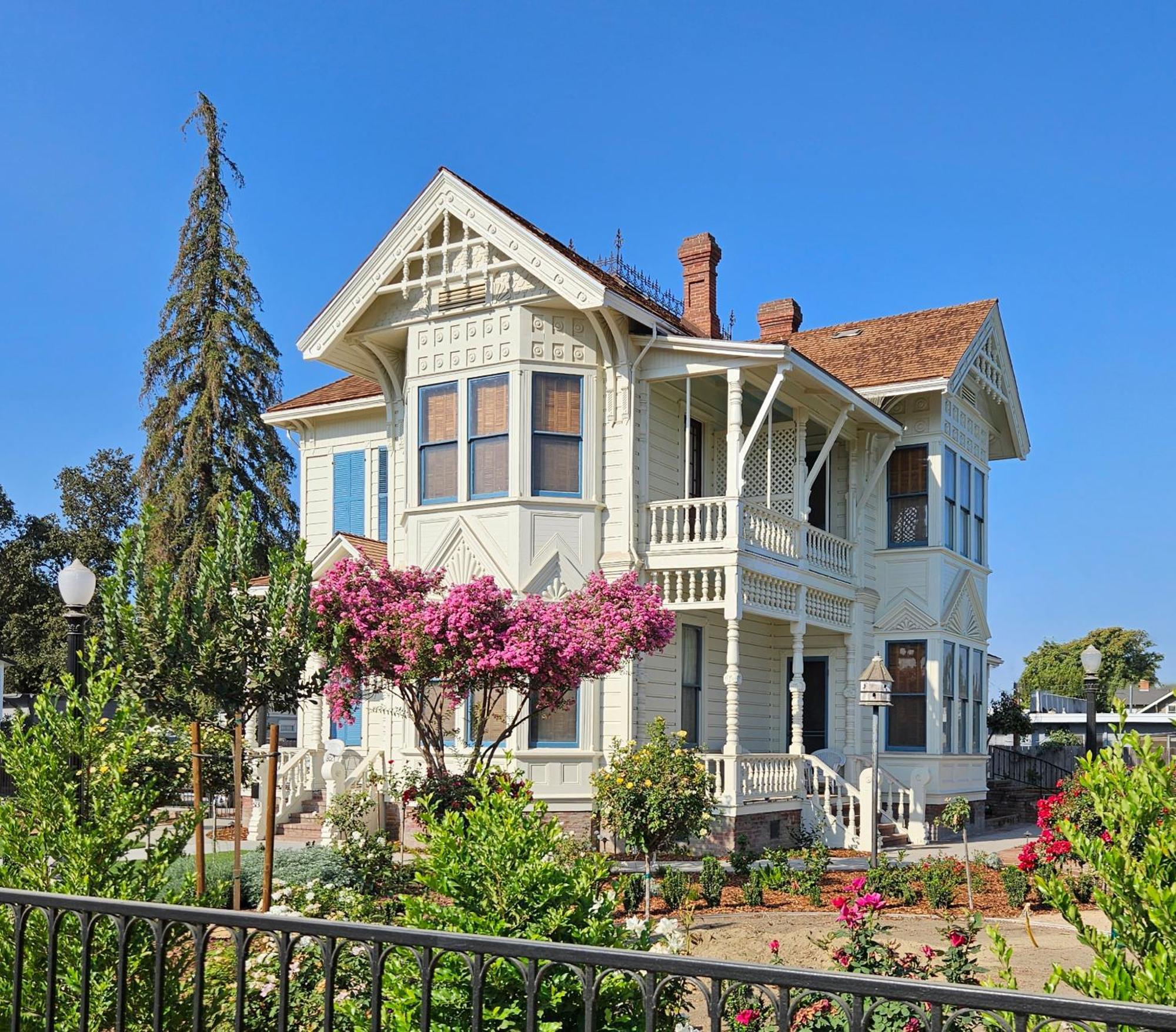 The Jd Hyde Historic Inn Визалия Экстерьер фото
